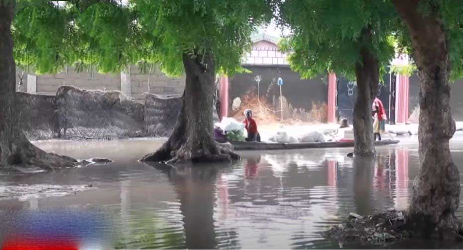 route inondée d’eau