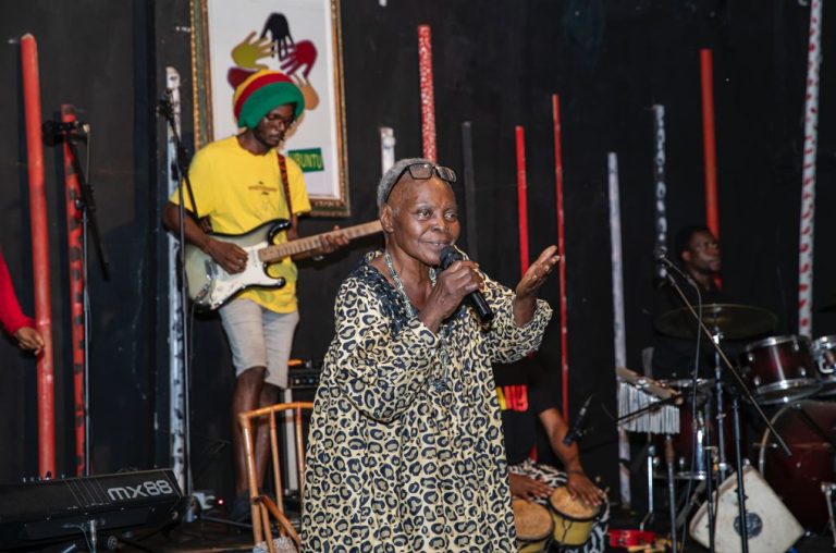 Rachel Tchoungui, voix inoxydable à 79 ans